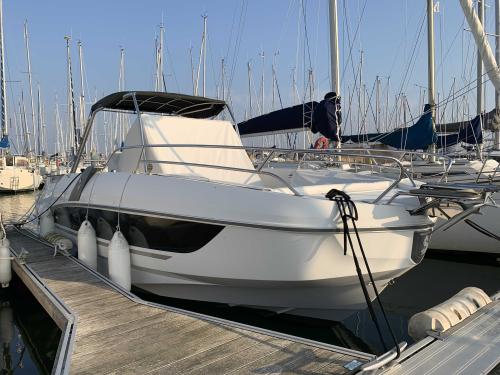 Beneteau flyer 8.8 spacedeck