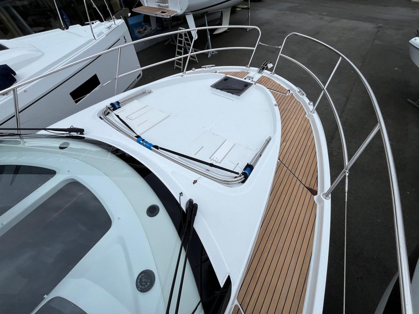 beneteau Antares 11 fly ob