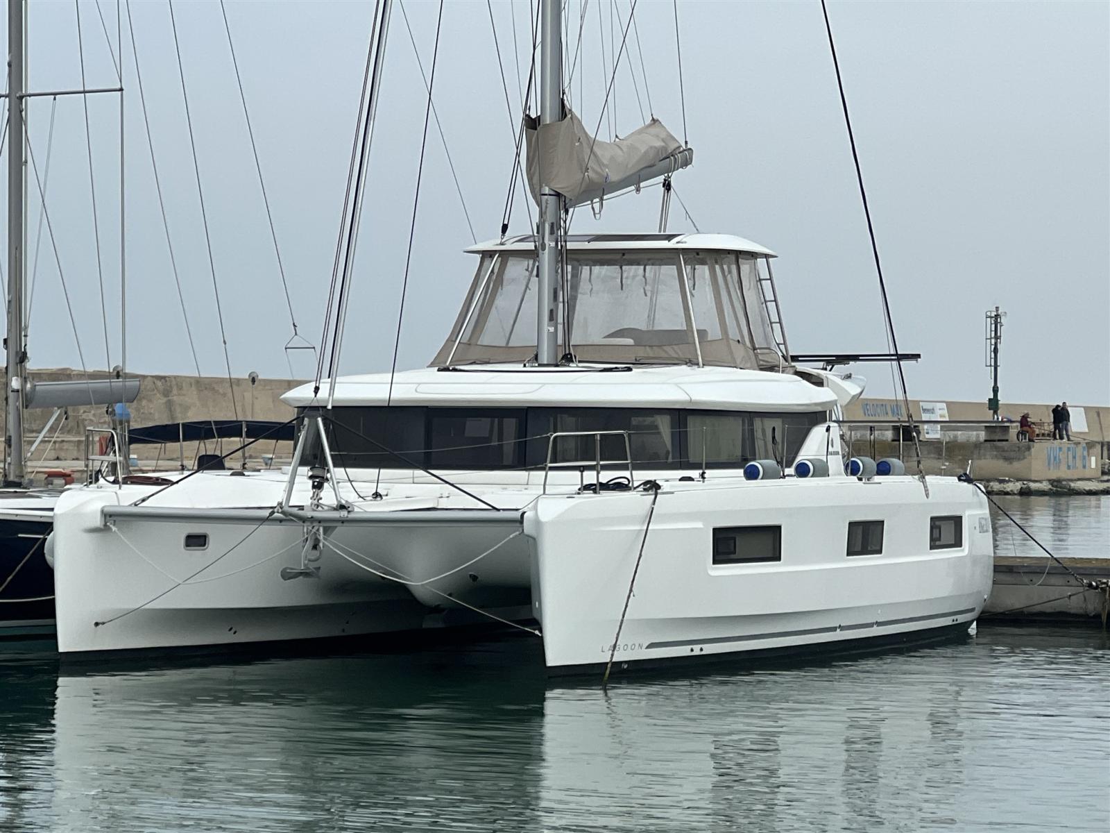 lagoon 46