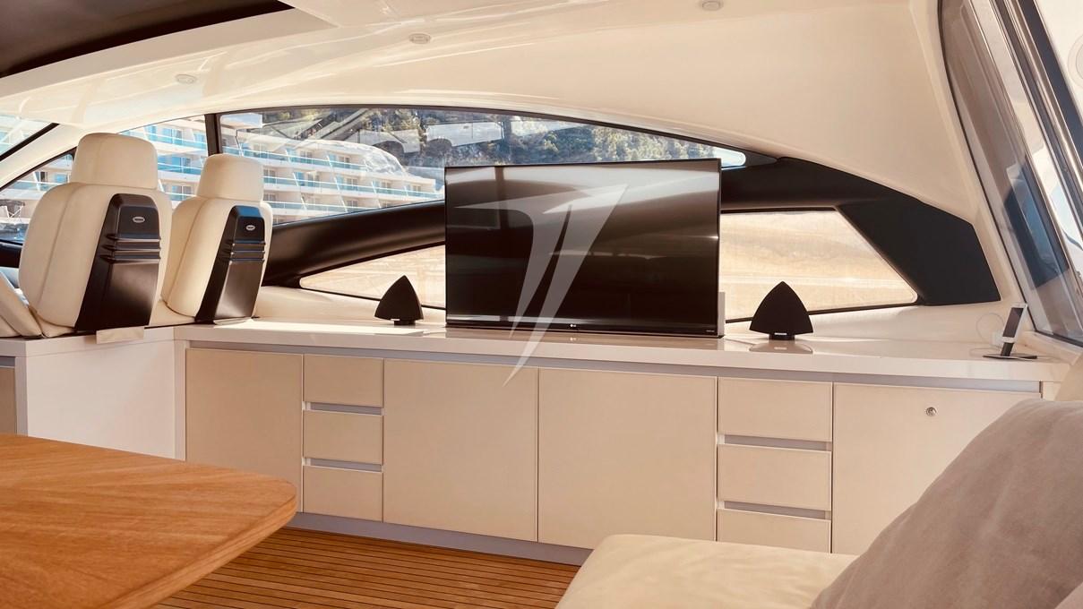 pershing 62