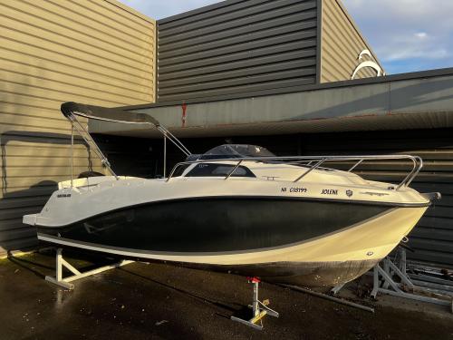 Quicksilver activ 555 cabin