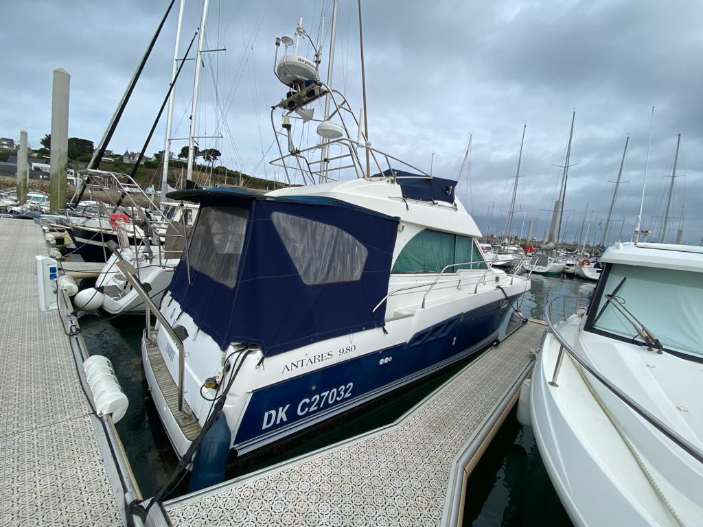 beneteau Antares 9.80