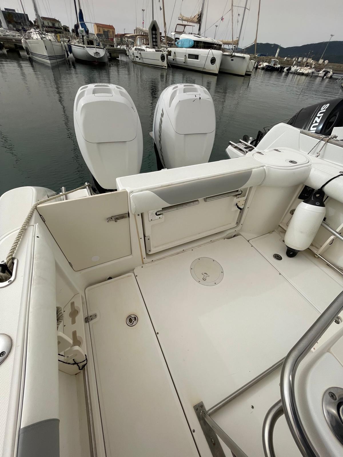 boston whaler 270 outrage