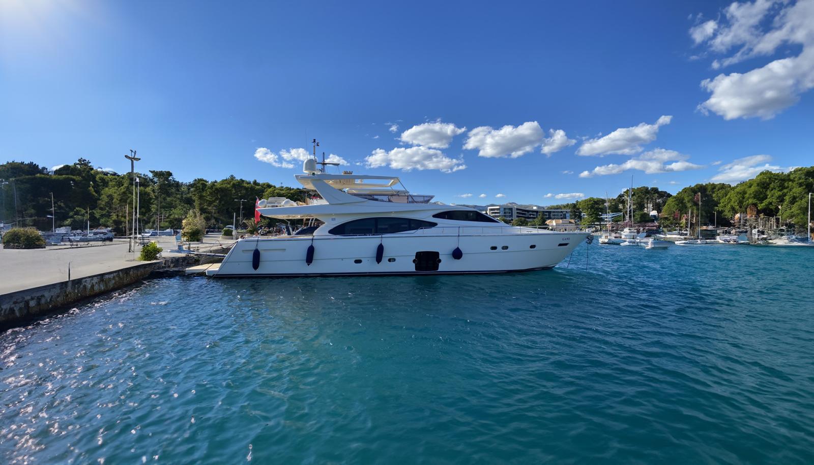 ferretti yachts 780