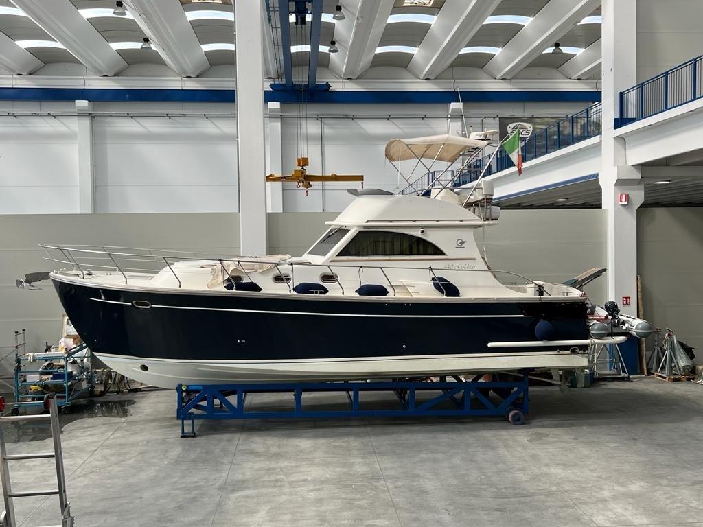 cantieri estensi 440 goldstar fly