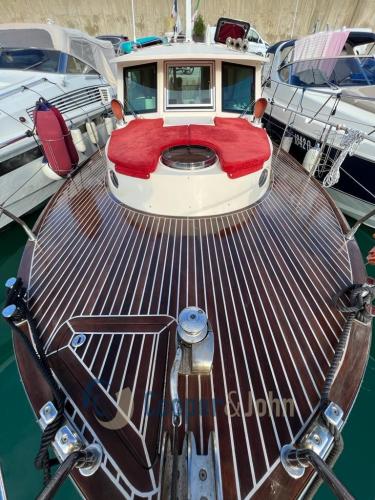 Rose island lobster 38