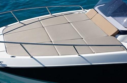 quicksilver Activ 755 sundeck