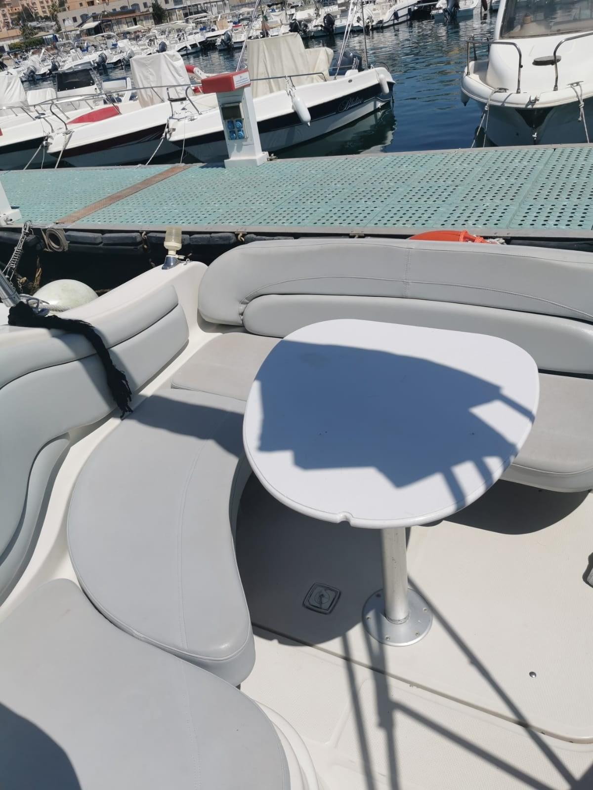 regal marine Commodore 242