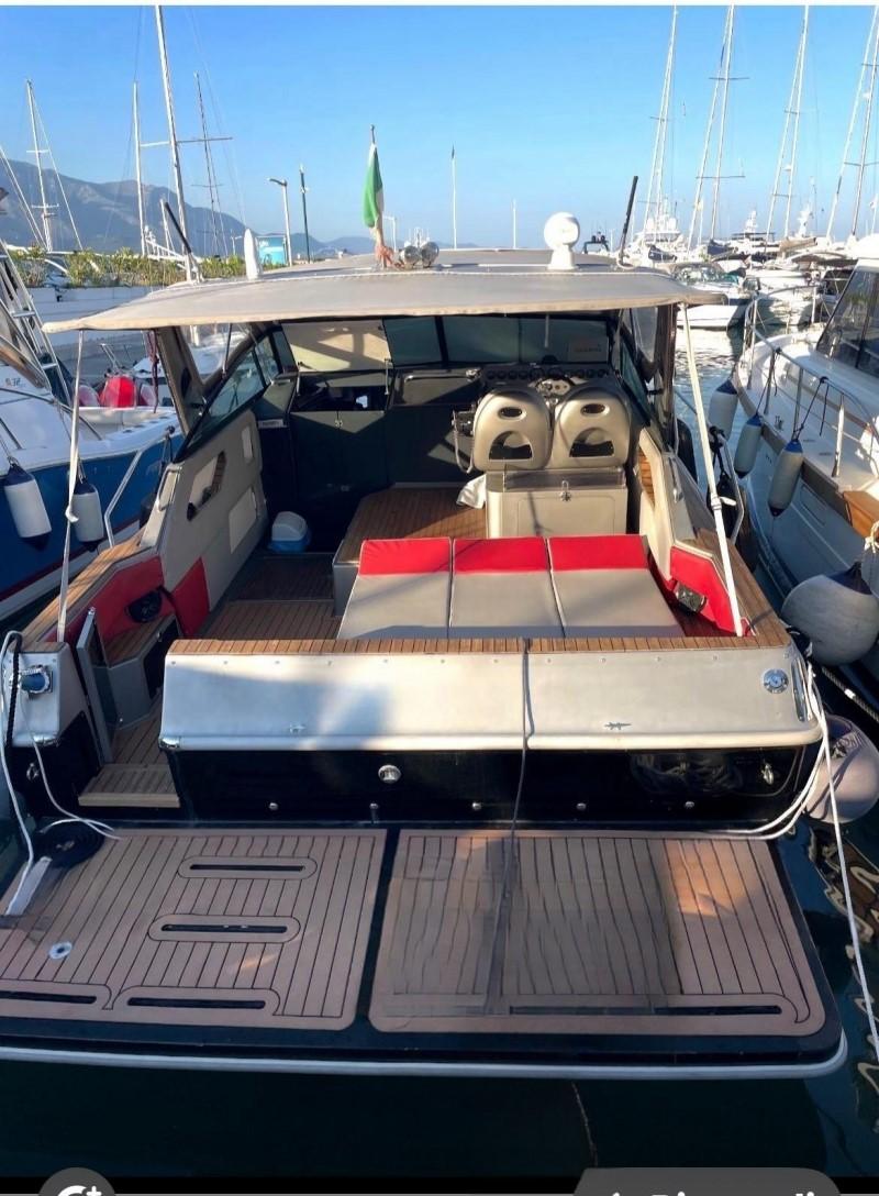 sea ray 300 weekender