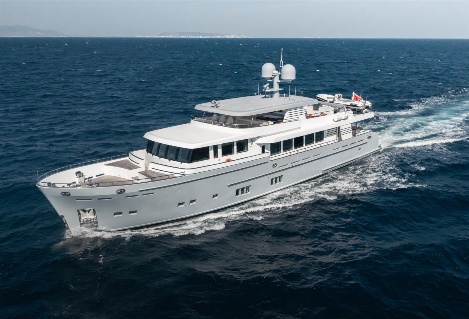 van der valk shipyard Custom explorer