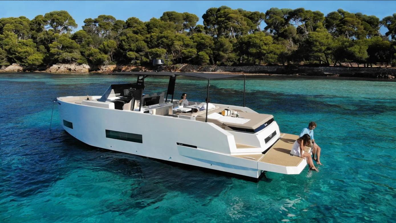 de antonio yachts 42