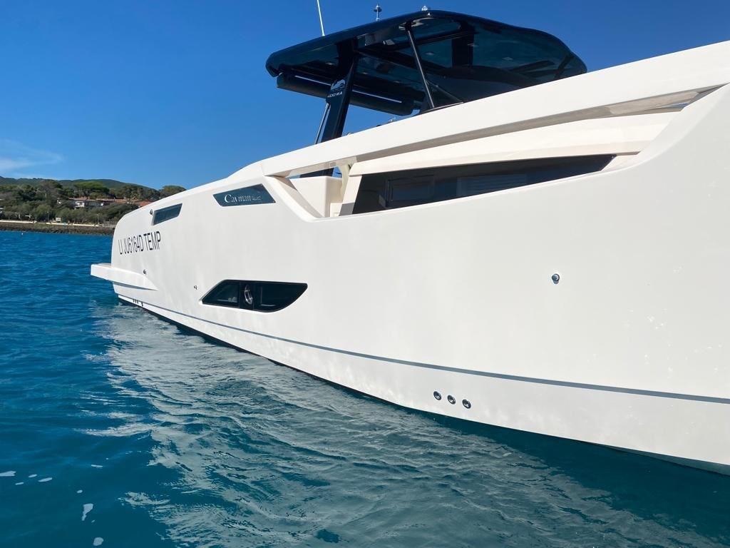 cayman yachts 400 wa