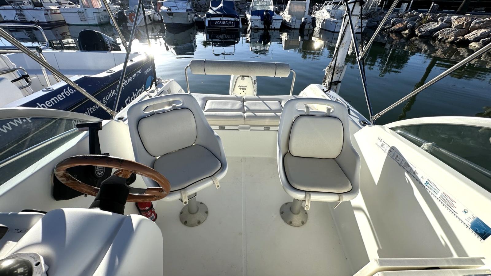 beneteau Flyer 570 cabin