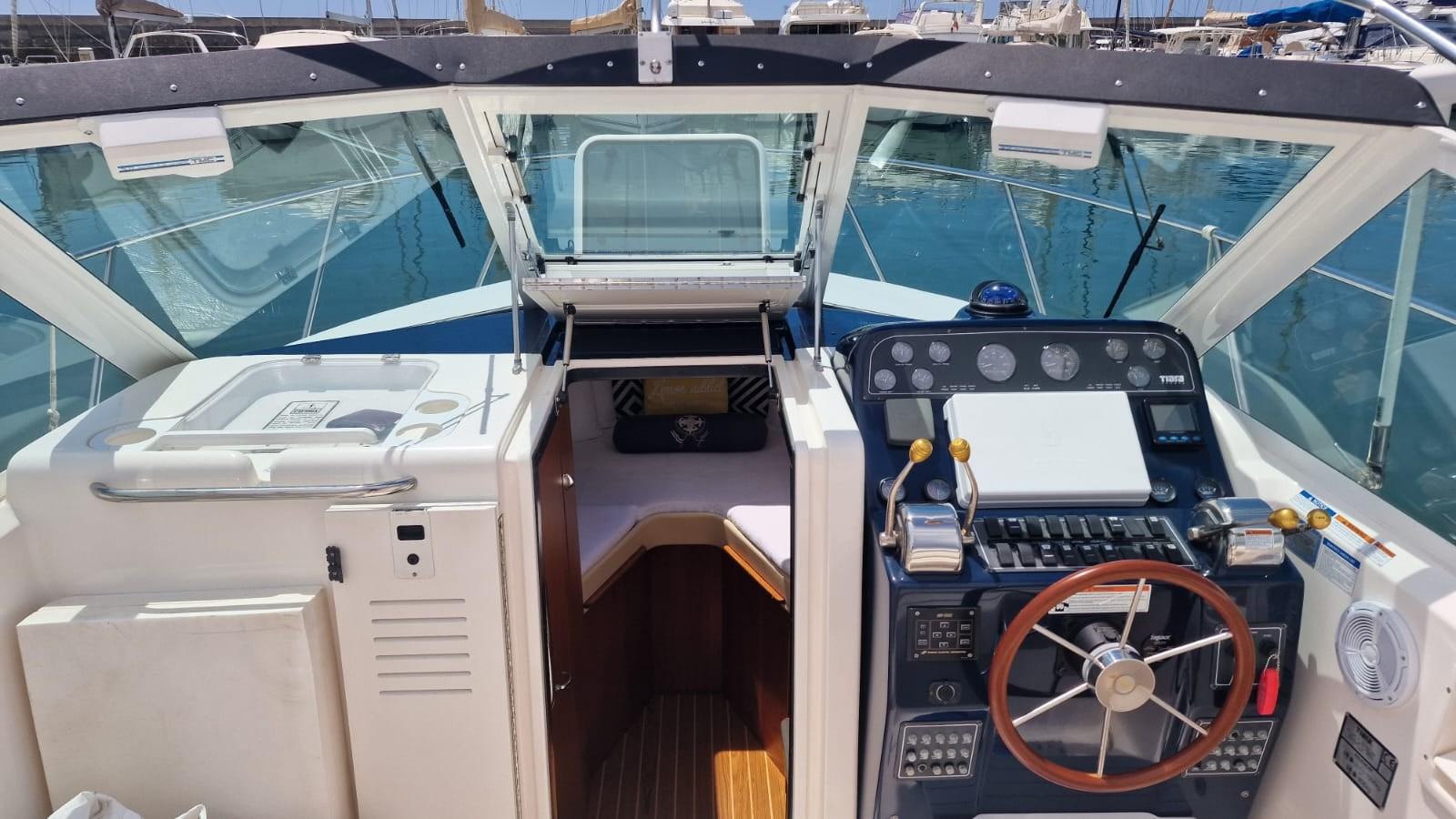 tiara yachts 2900 coronet