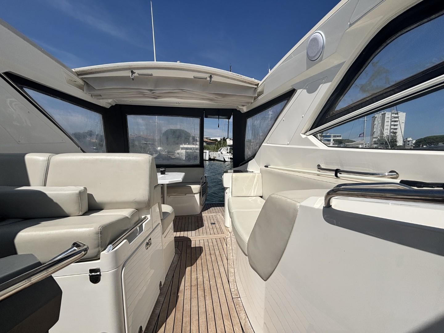sealine S38