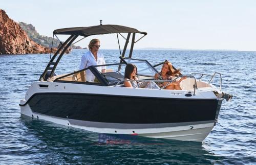 Quicksilver 675 bowrider