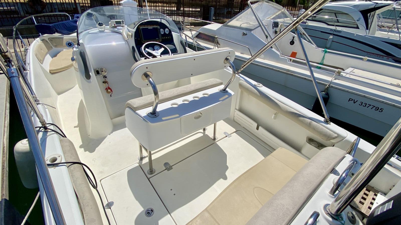 beneteau Flyer 750 open