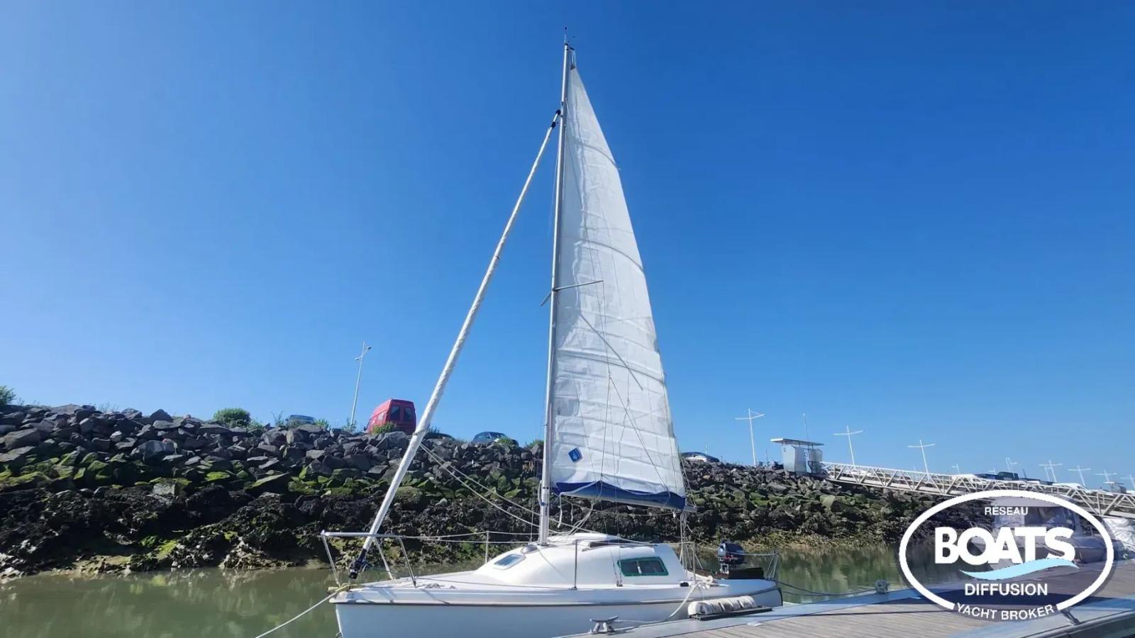 b2marine Blue djinn (dériveur intégral)