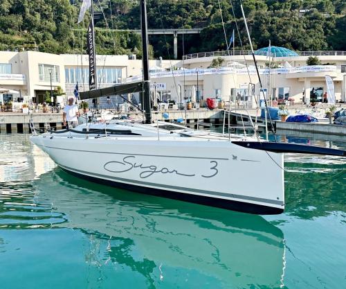 Italia yachts italia 11.98