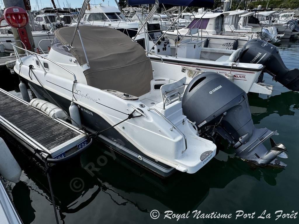 b2 marine Cap ferret 752 cruiser