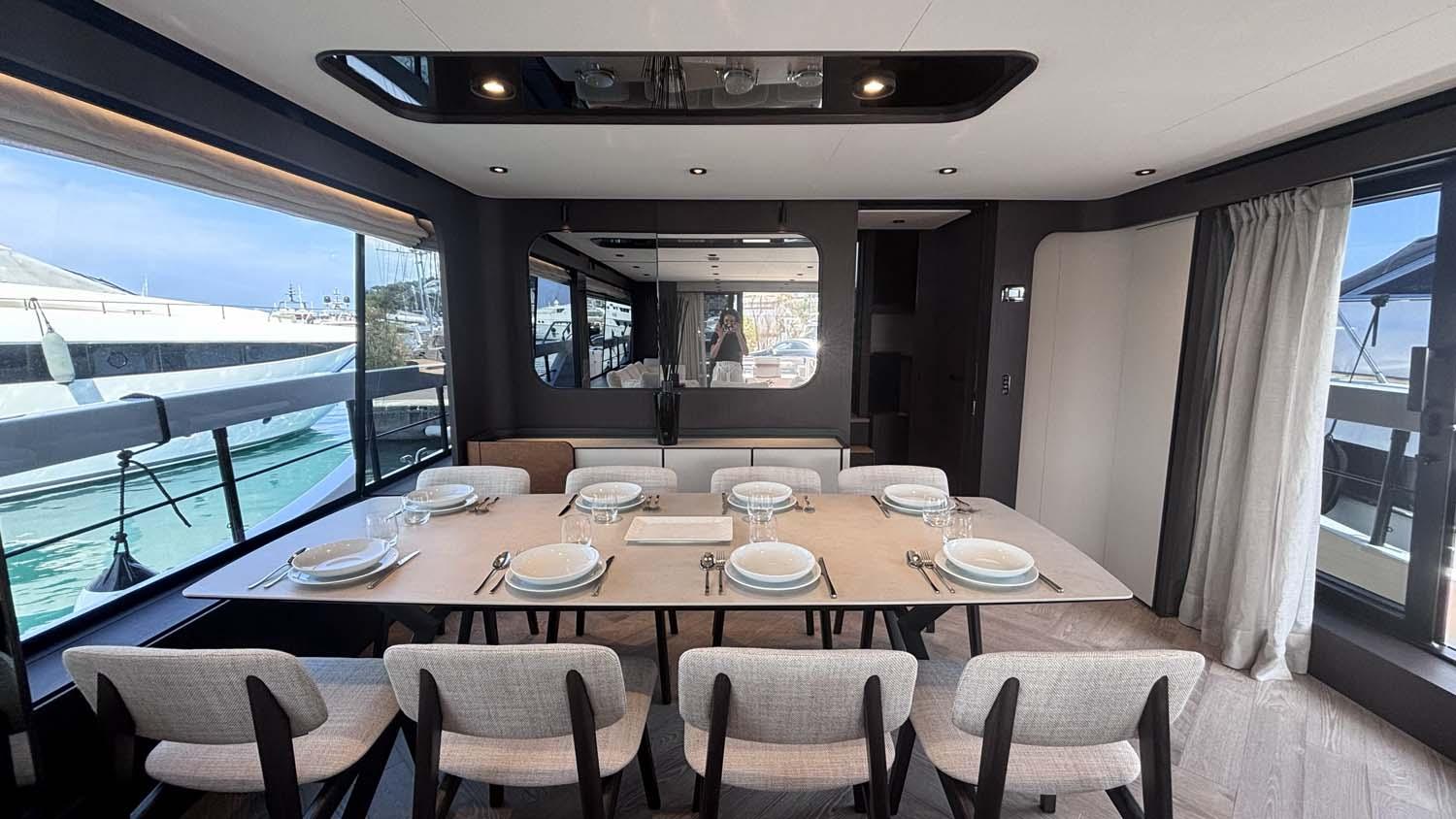 ferretti yachts 800