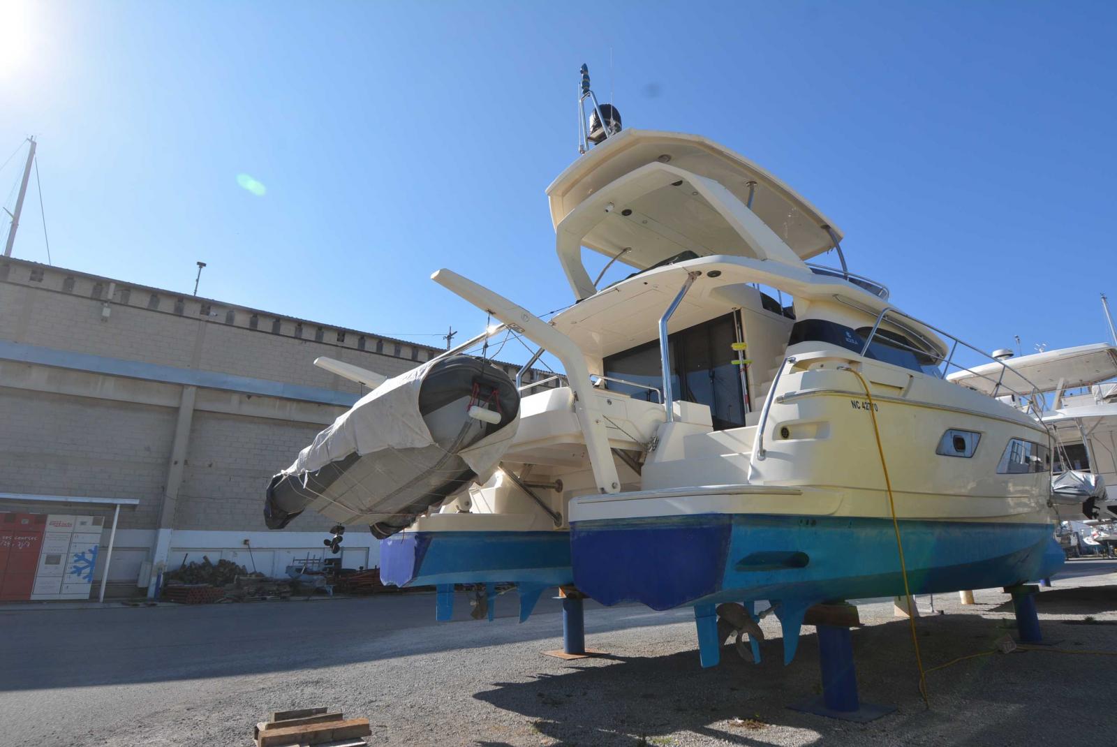 aquila power yacht Aquila 44