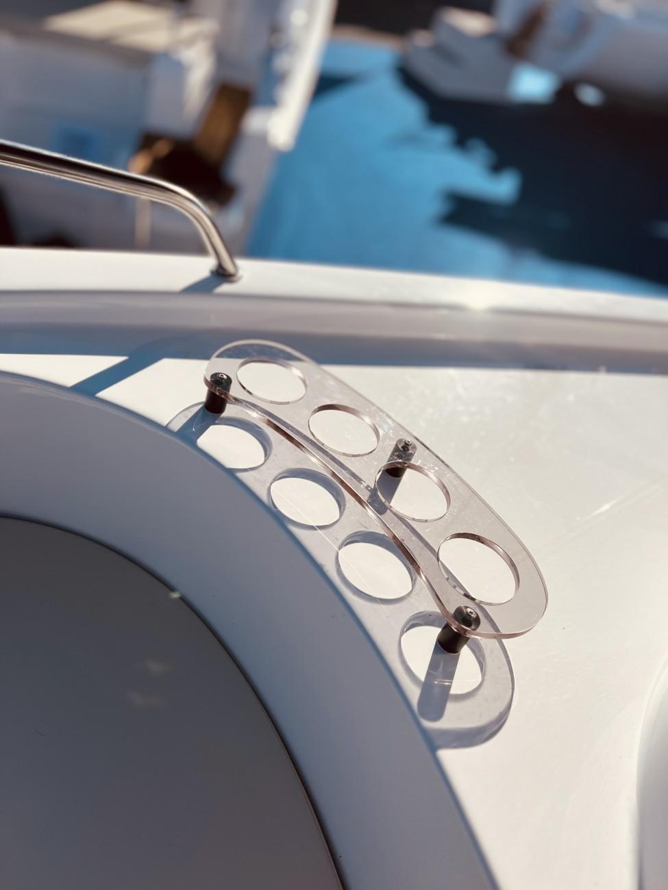 b2 marine Cap ferret 652 open