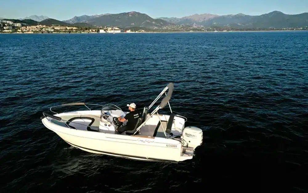 b2 marine Cap ferret 522 open