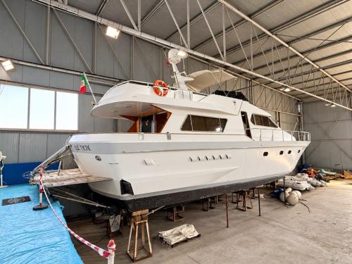 Cantiere nautico versilcraft supervanguard