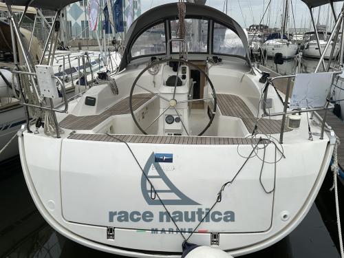 Bavaria yachts cruiser 33