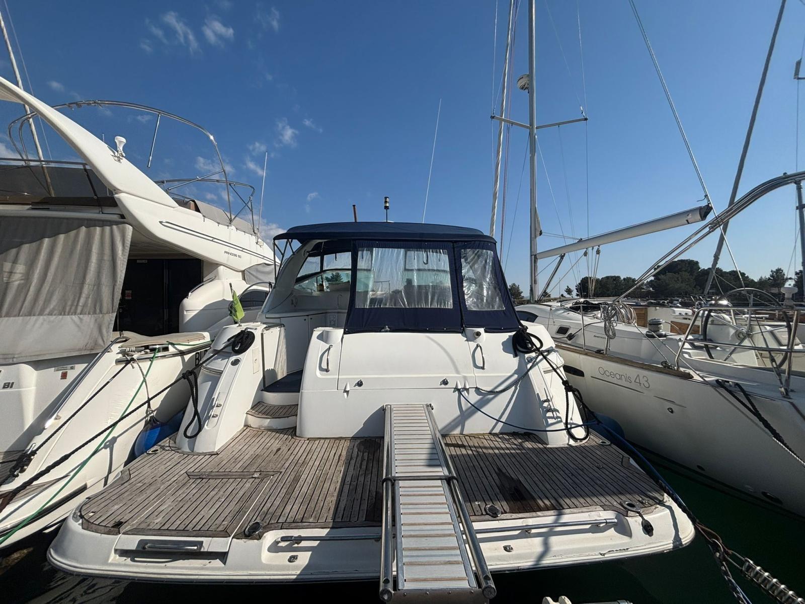 cruisers yachts 4270