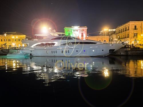 Azimut 116