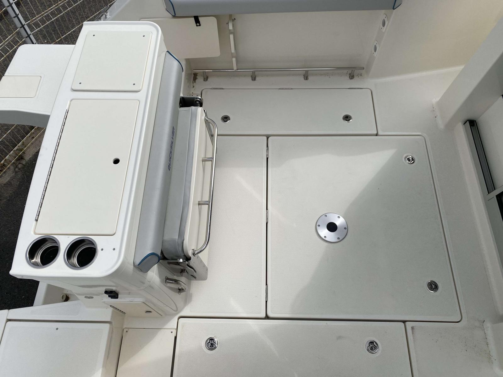 quicksilver 625 pilothouse neuf destockage avec 115 cv