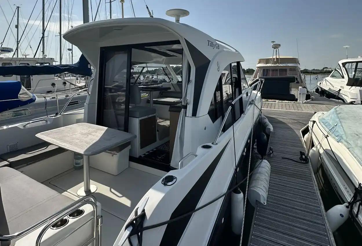 beneteau Antares 9
