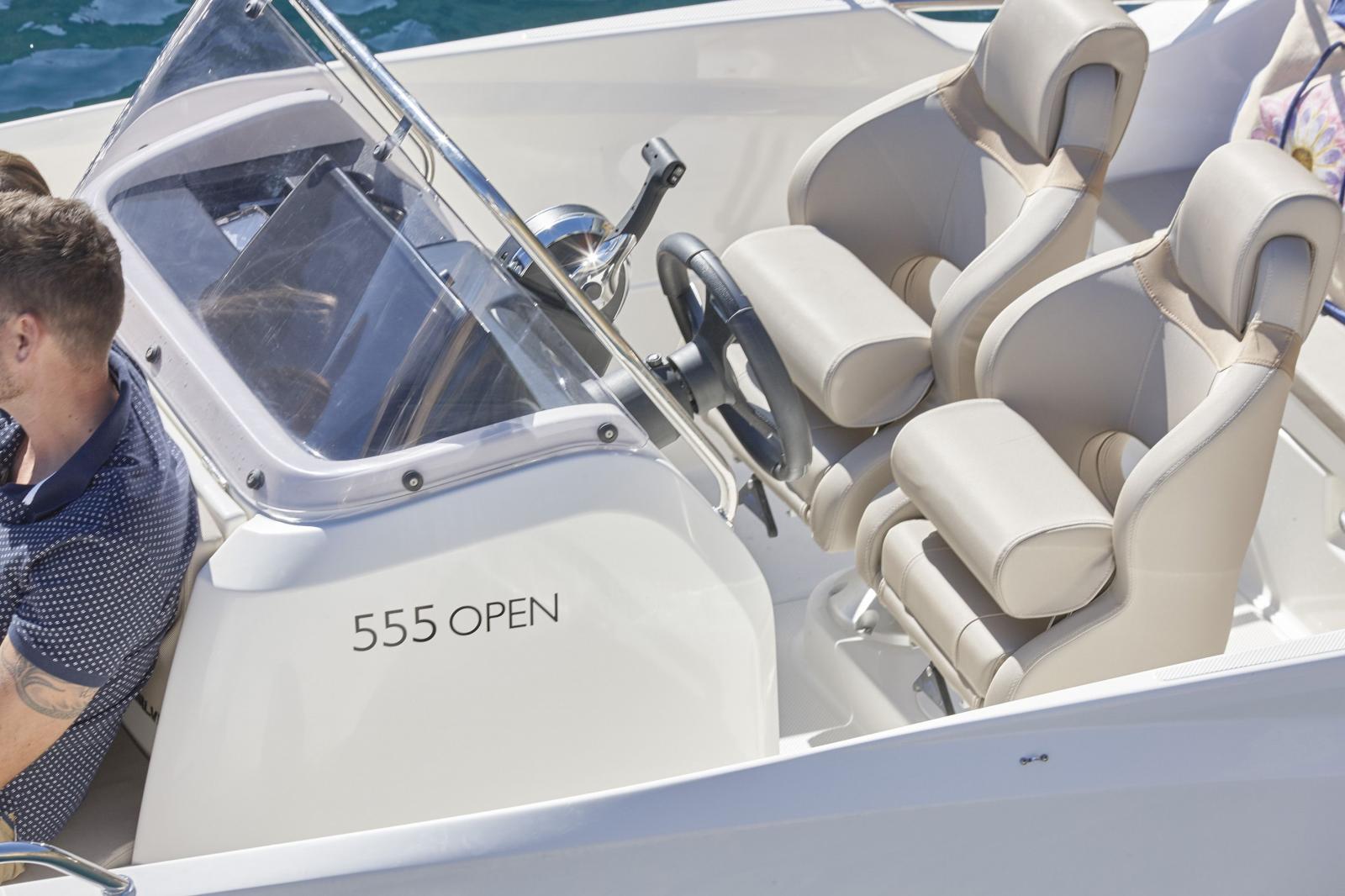 quicksilver Activ 555 open equipe avec options et pret a parti