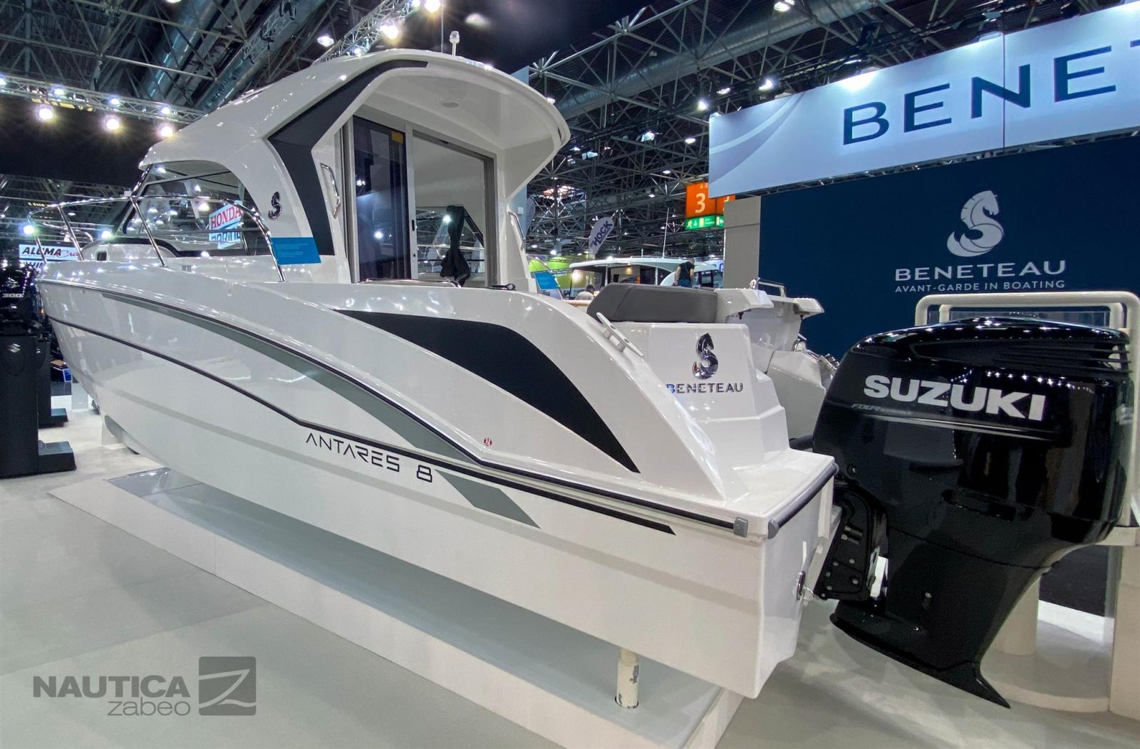 beneteau Antares 8 cruising