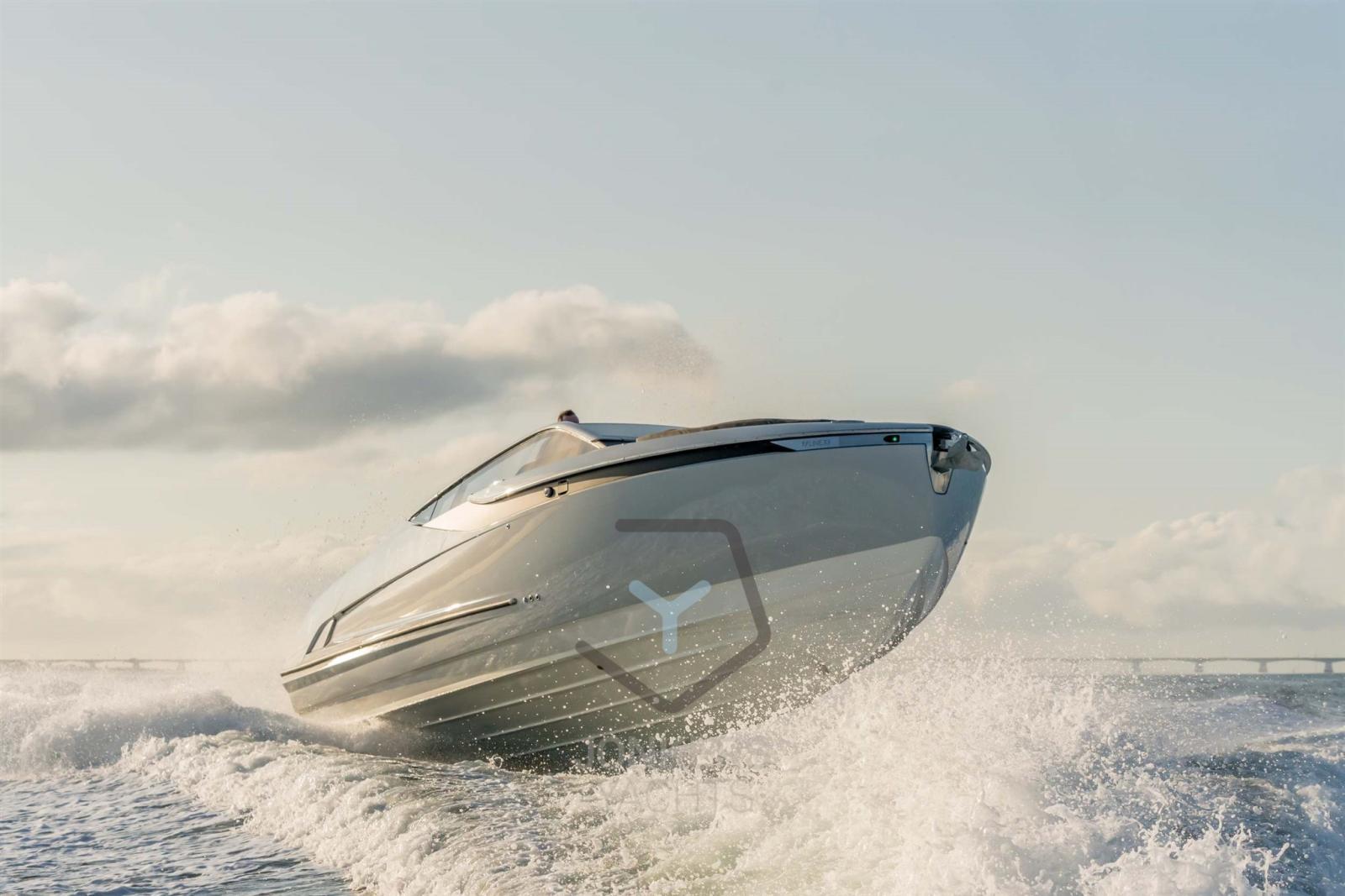 fairline F-line 33