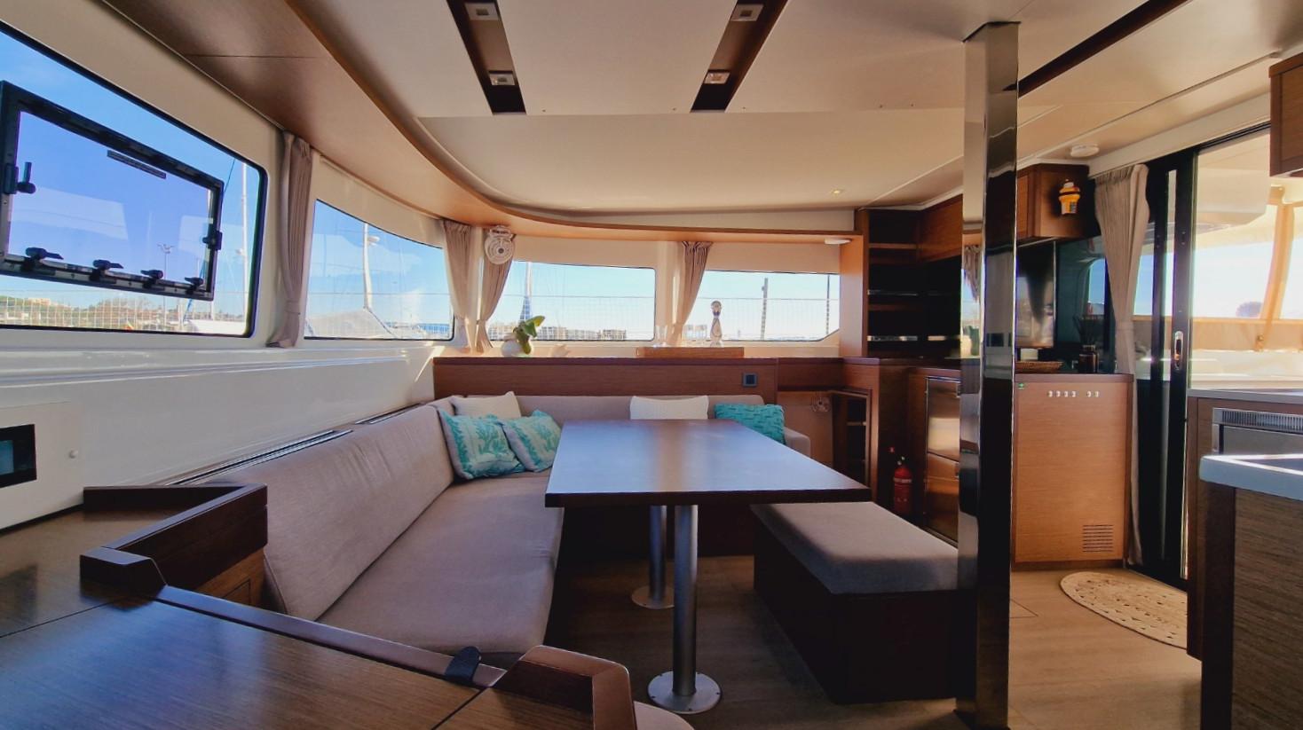 lagoon 46