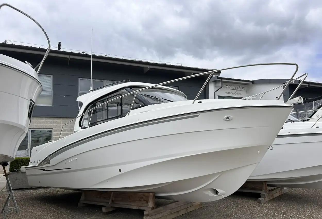 beneteau Antares 8