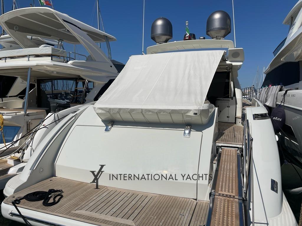 azimut 68s