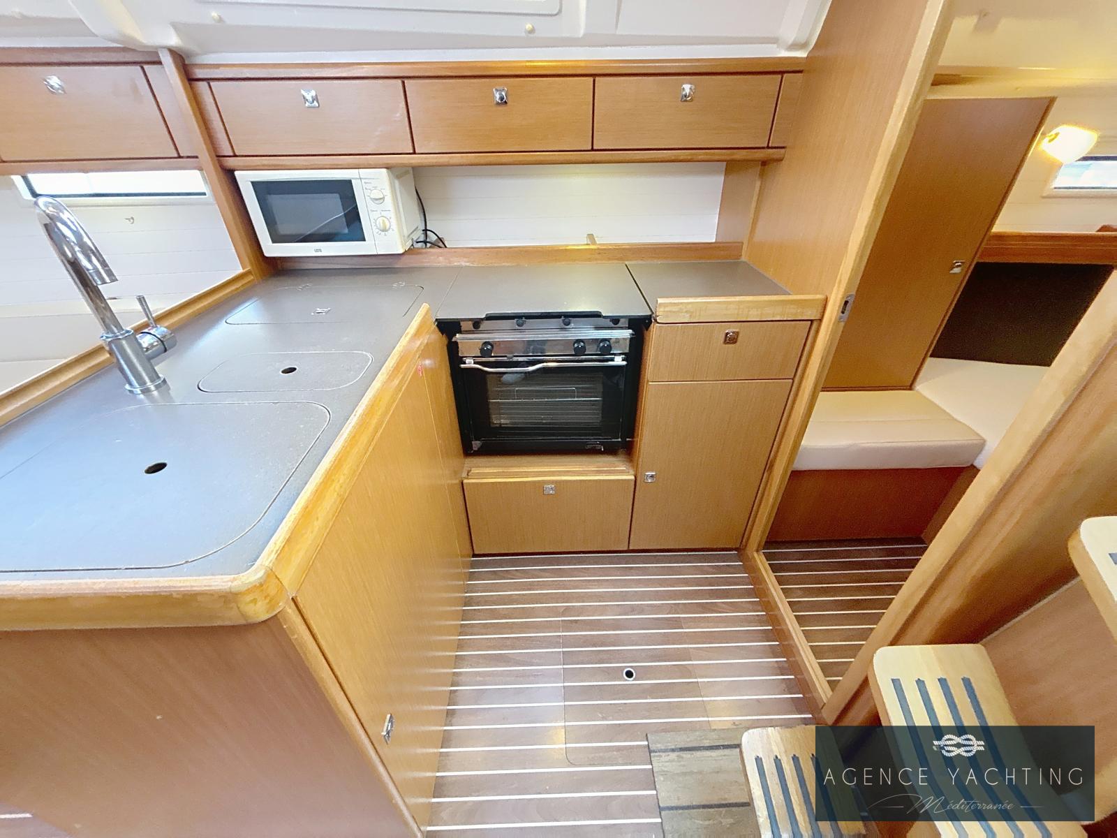 bavaria yachts 37