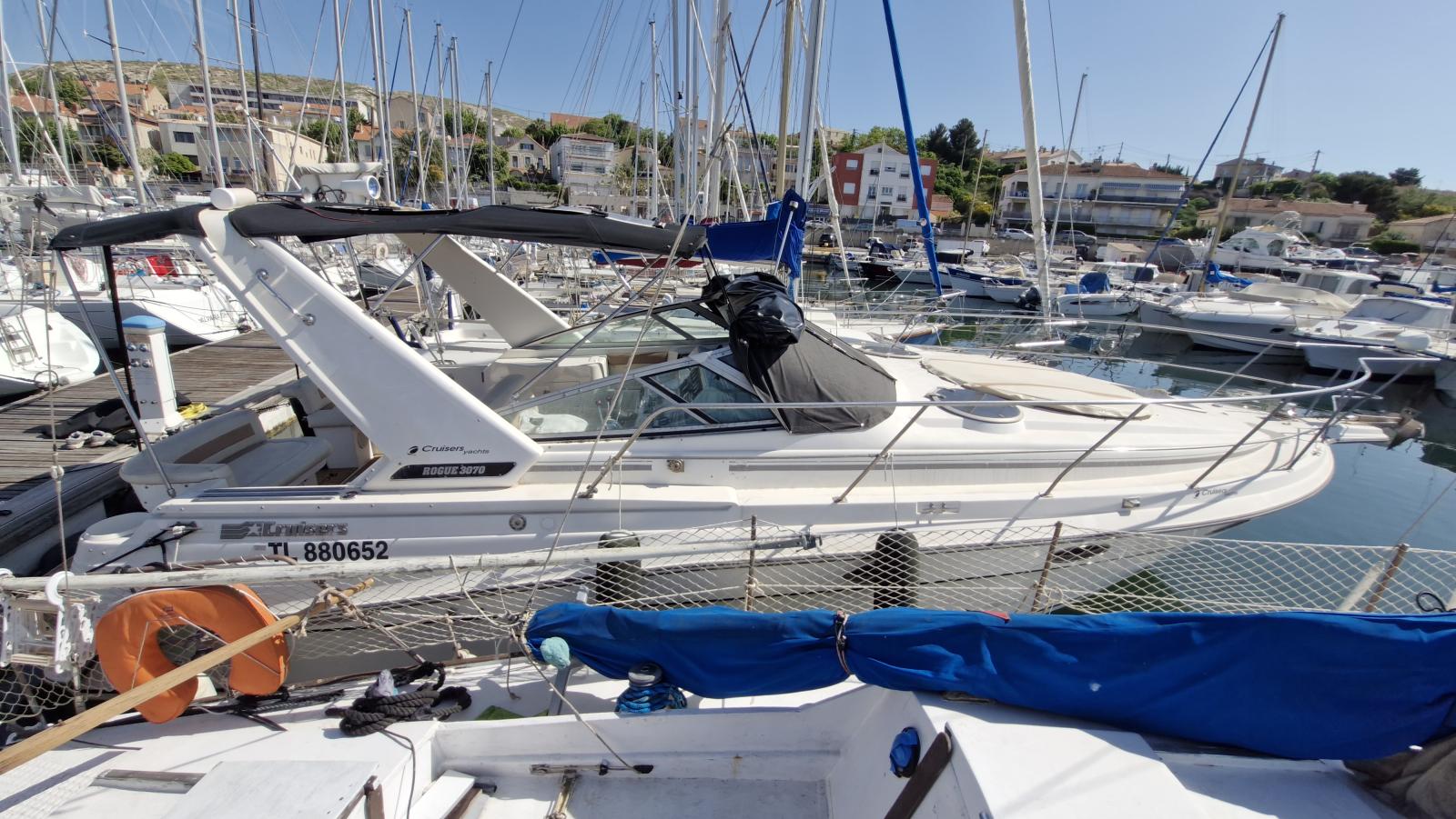 cruiser yacht Rogue 3070