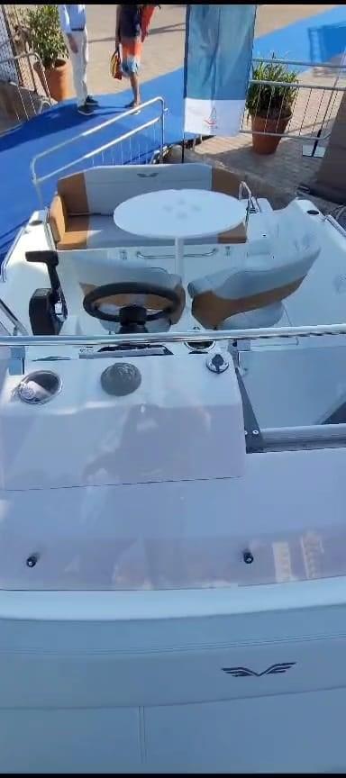 beneteau Flyer 6 sun deck