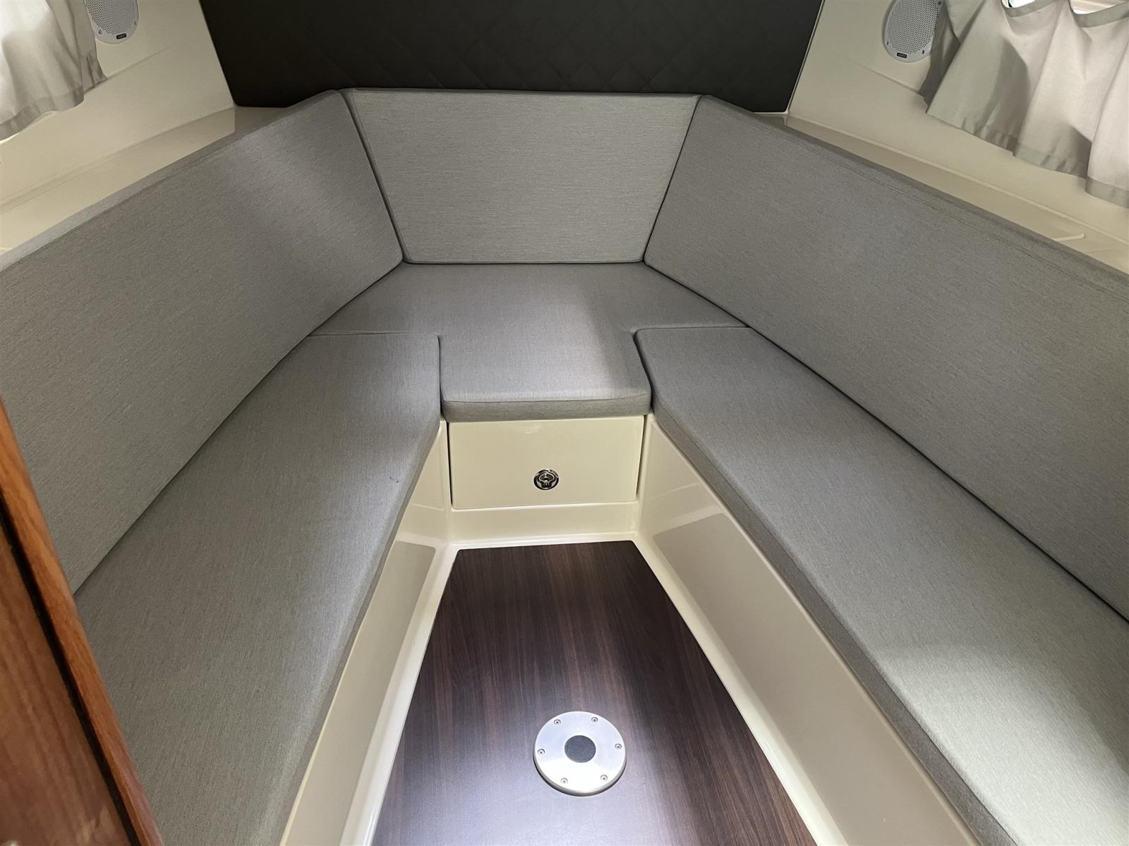 quicksilver Active 875 sundeck