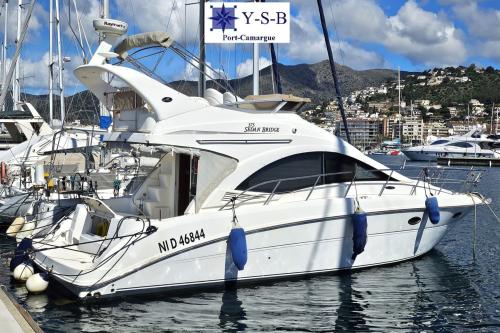 Sea ray 360 sedan fly