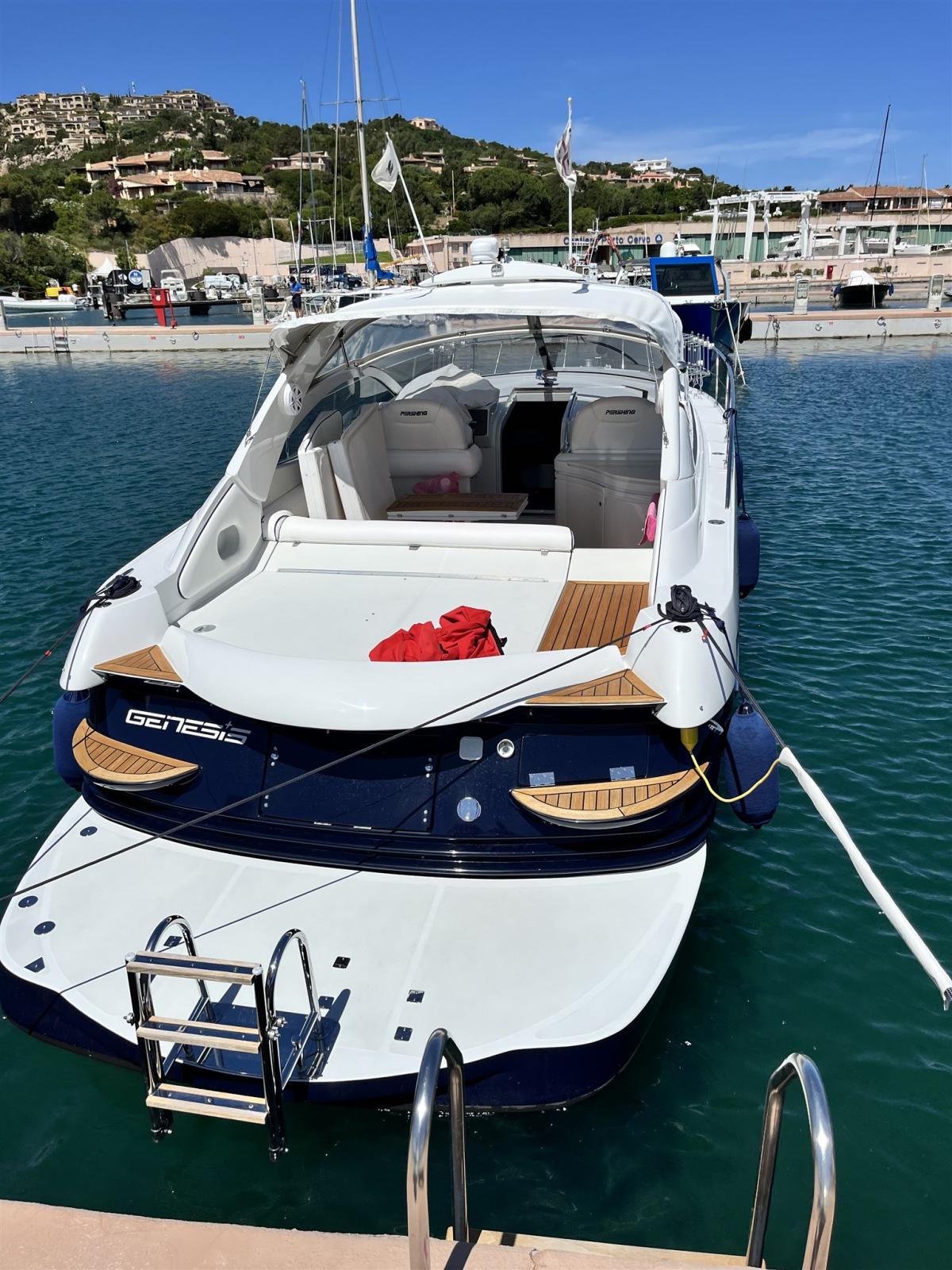 pershing Pershing 37' cabin