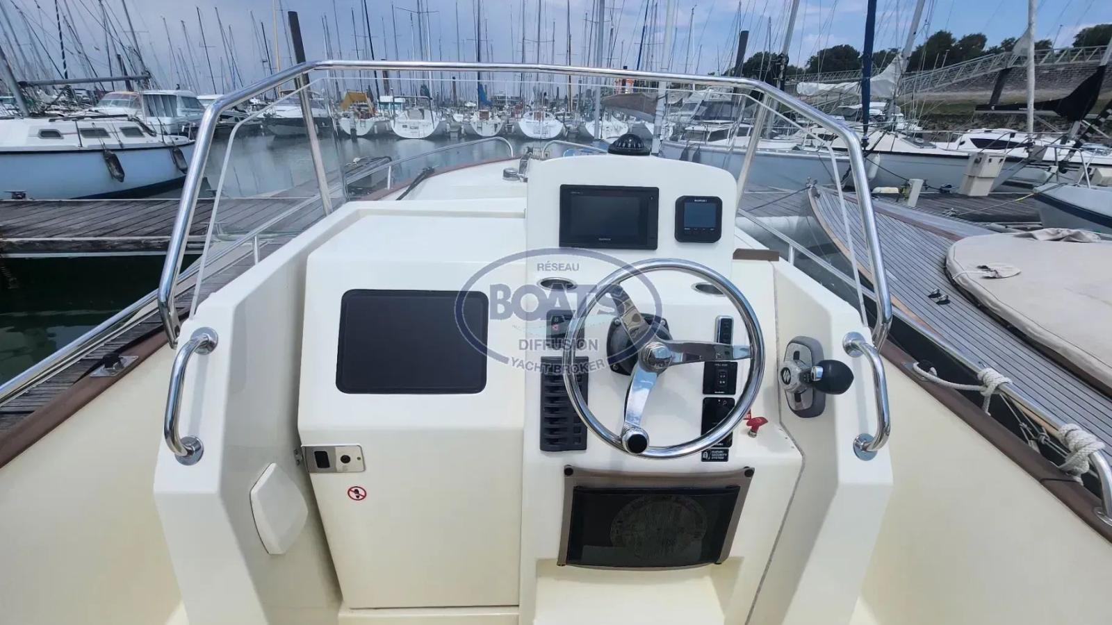 rhea marine Rhea 23 open avec remorque