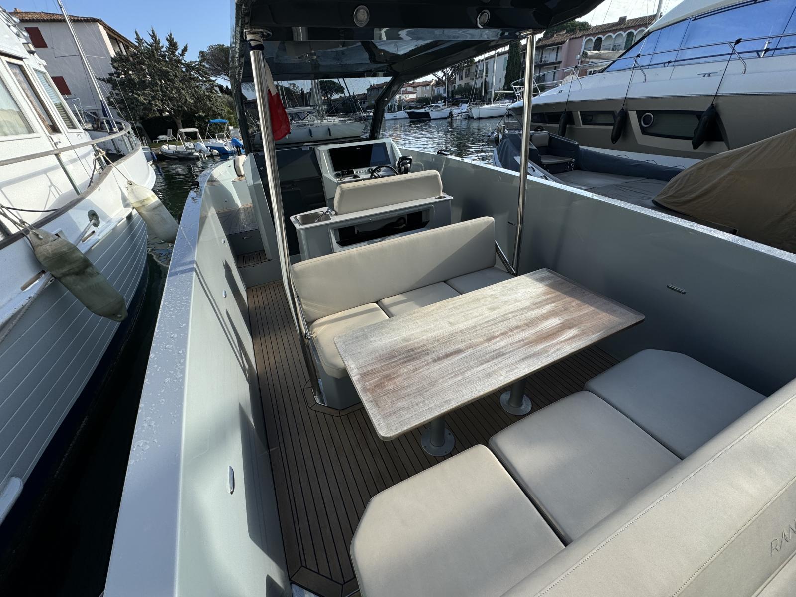 rand boats Escape 30