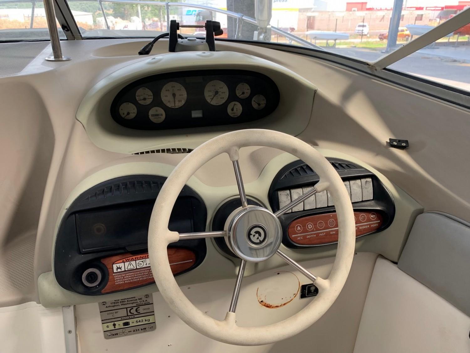 bayliner Capri 2352