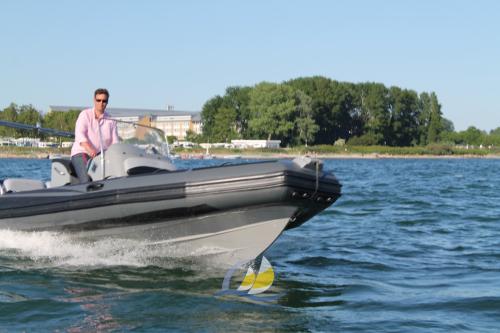 Adventure boats adventure vesta 650